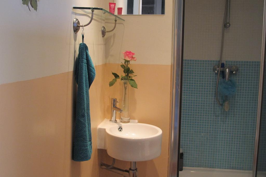 Bed and Breakfast Wild Roses Амстердам Номер фото