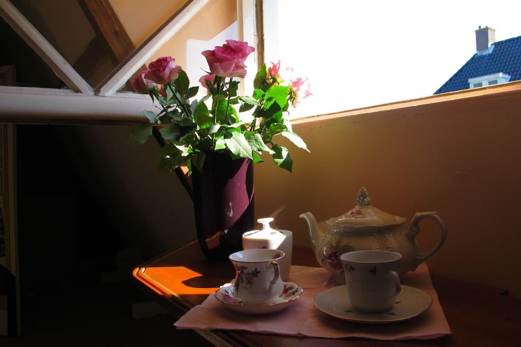 Bed and Breakfast Wild Roses Амстердам Номер фото